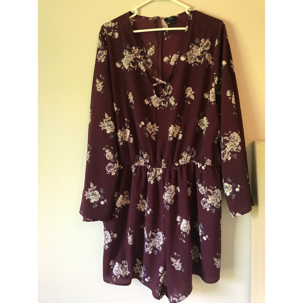 Rue21 long sleeve floral romper